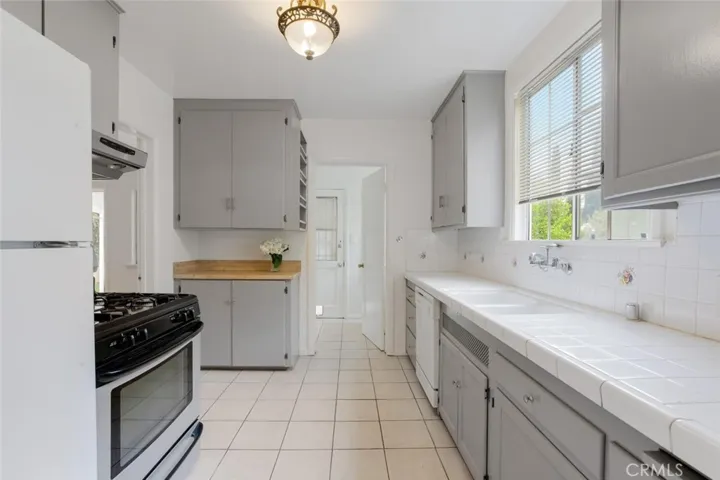 15014 Bassett Street, Van Nuys, California 91405
