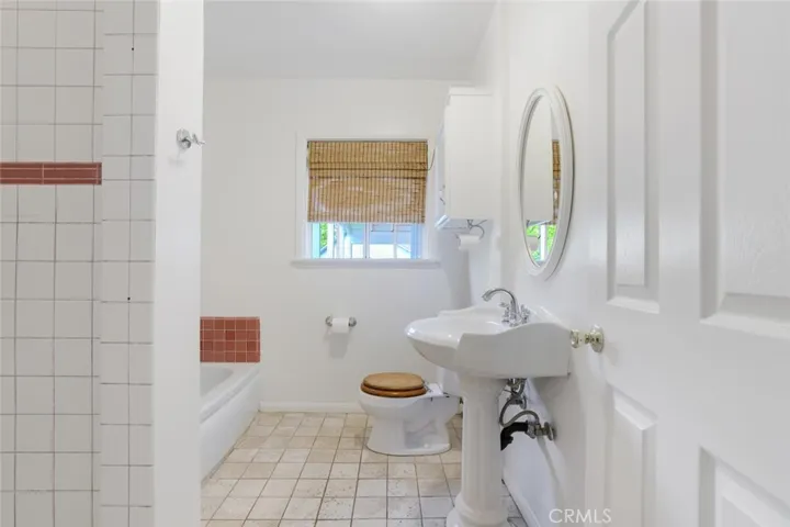 15014 Bassett Street, Van Nuys, California 91405