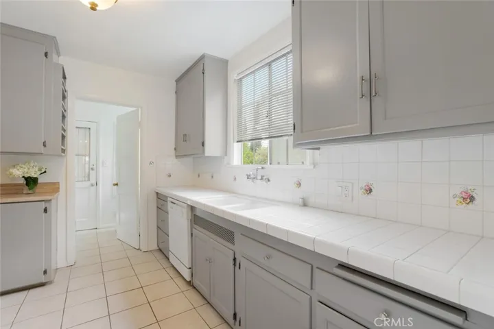15014 Bassett Street, Van Nuys, California 91405