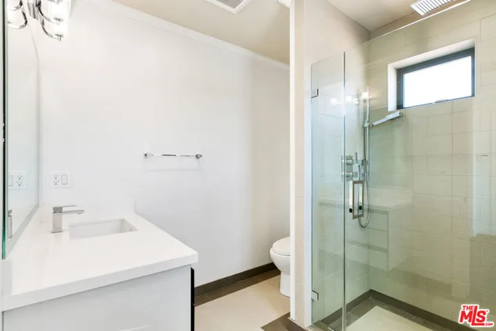 1211 9th 300, Santa Monica, California 90401
