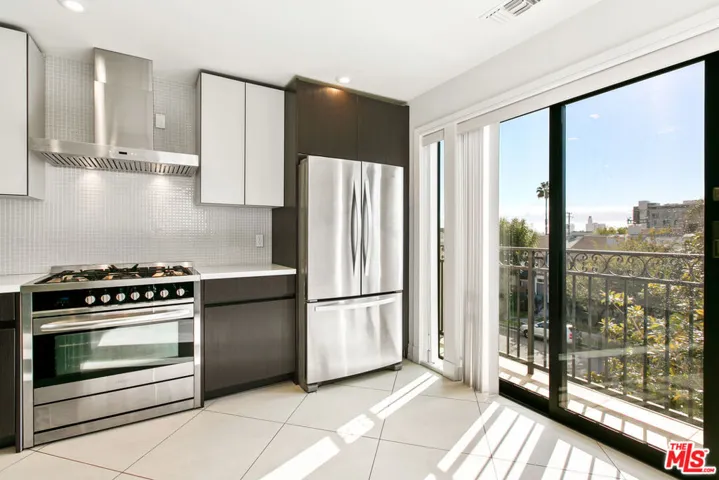 1211 9th 300, Santa Monica, California 90401