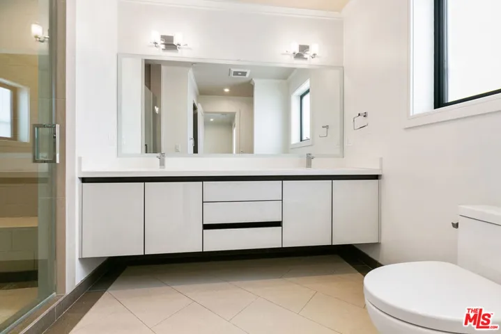 1211 9th 300, Santa Monica, California 90401