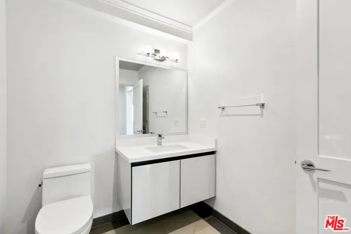 1211 9th 300, Santa Monica, California 90401