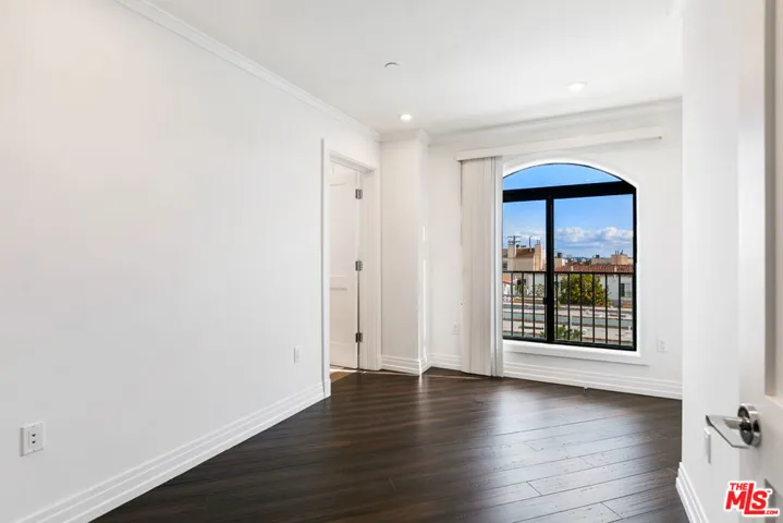 1211 9th 300, Santa Monica, California 90401