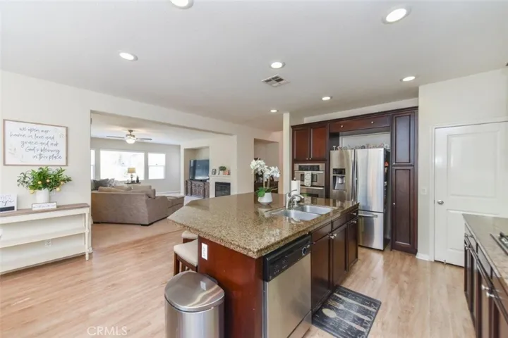 7605 Shadyside Way, Eastvale, California 92880