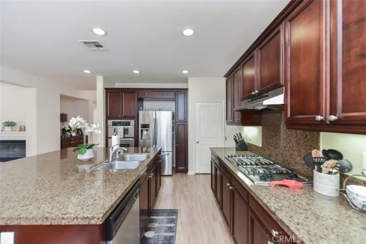 7605 Shadyside Way, Eastvale, California 92880
