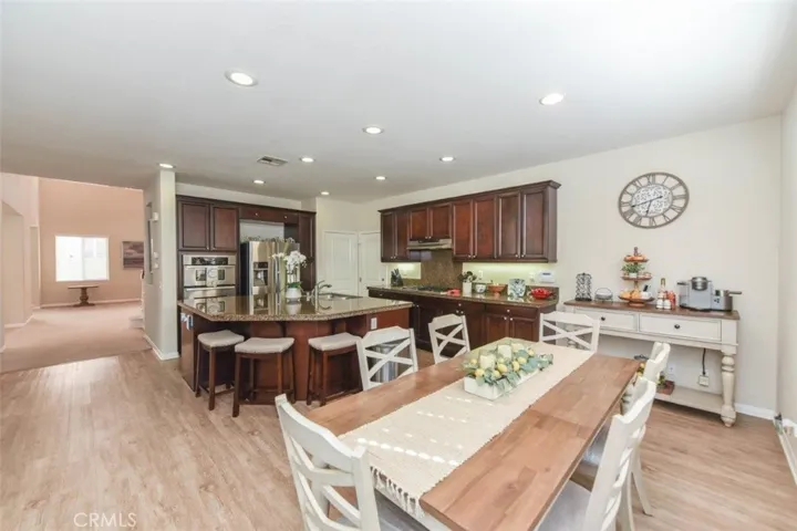 7605 Shadyside Way, Eastvale, California 92880