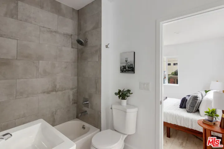 2538 Elsinore Street, Los Angeles, California 90026