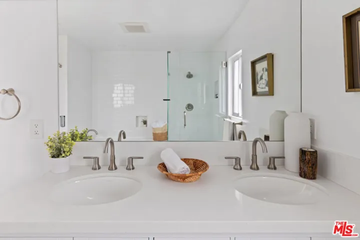 2538 Elsinore Street, Los Angeles, California 90026