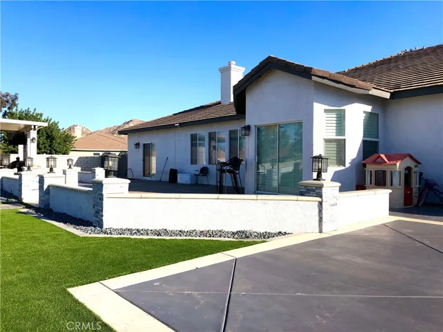 910 Hereford, Perris, California 92571