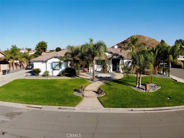 910 Hereford, Perris, California 92571