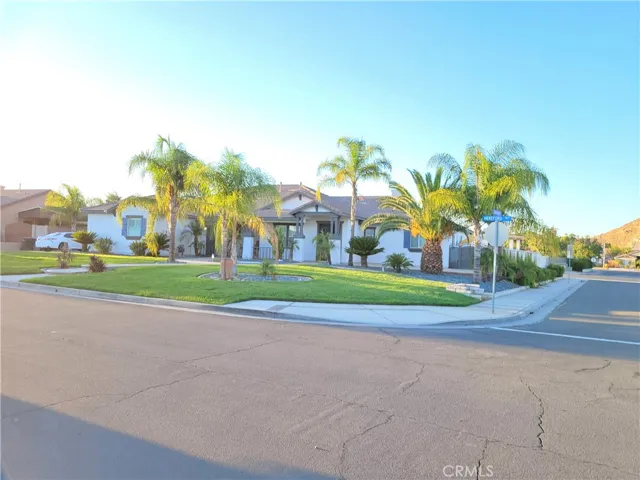 910 Hereford, Perris, California 92571