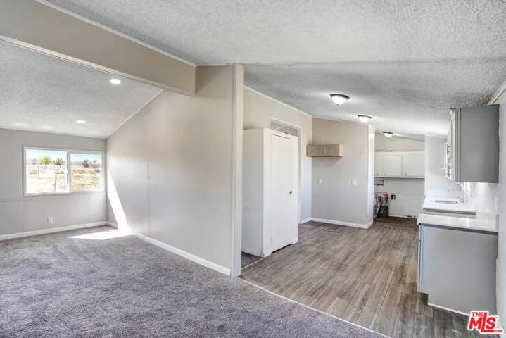 11351 Eaby Road, Phelan, California 92371