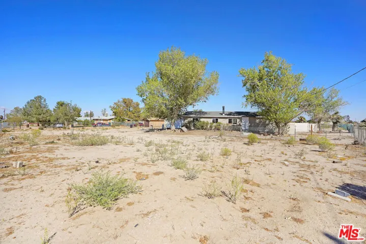 11351 Eaby Road, Phelan, California 92371