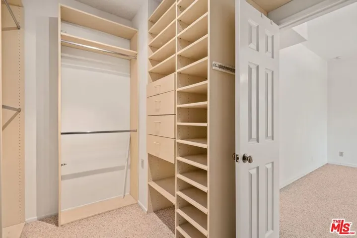 Primary suite walk-in closet