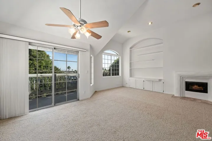 Good-sized balcony off dining area