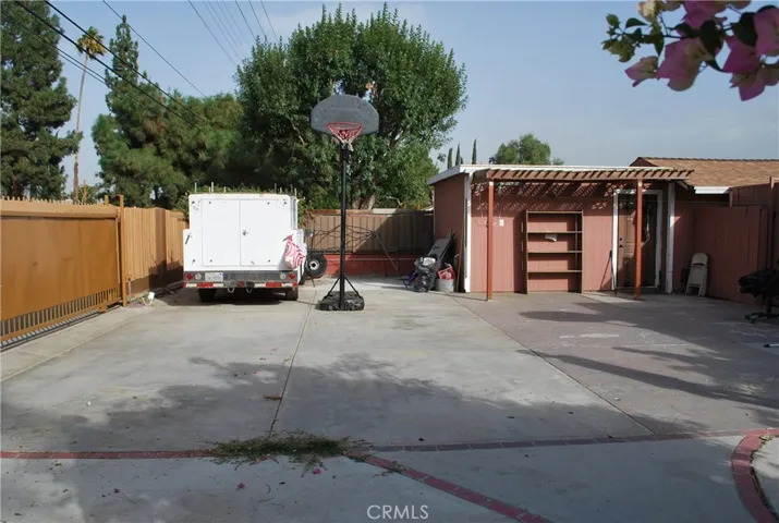 Guest House Yard & RV Parking