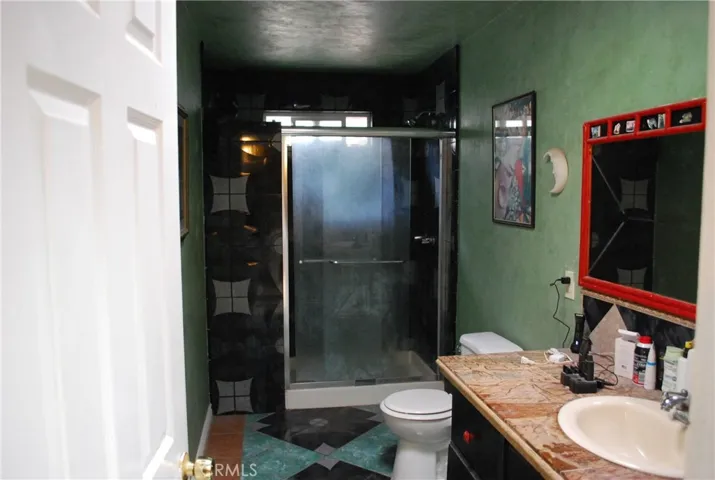 2nd Bathroom