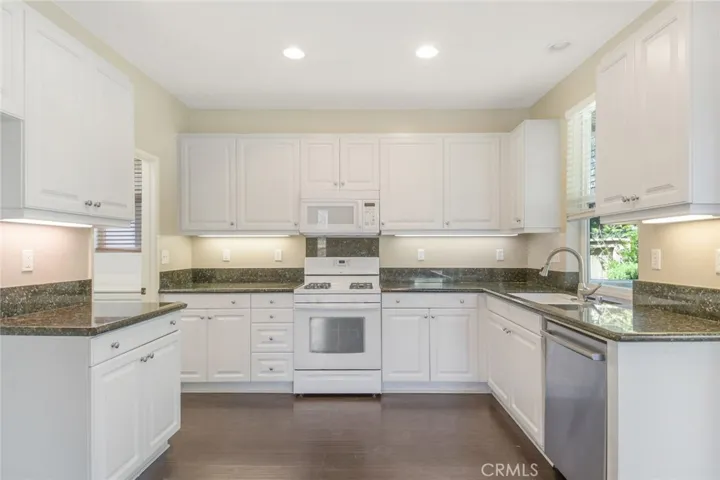 3203 Acaciawood Place, Riverside, California 92503
