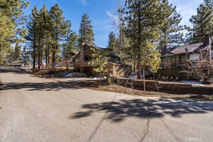 107 Round Drive, Big Bear, California 92315