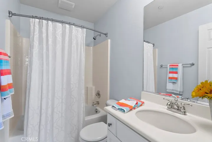 Secondary bathroom upstairs.