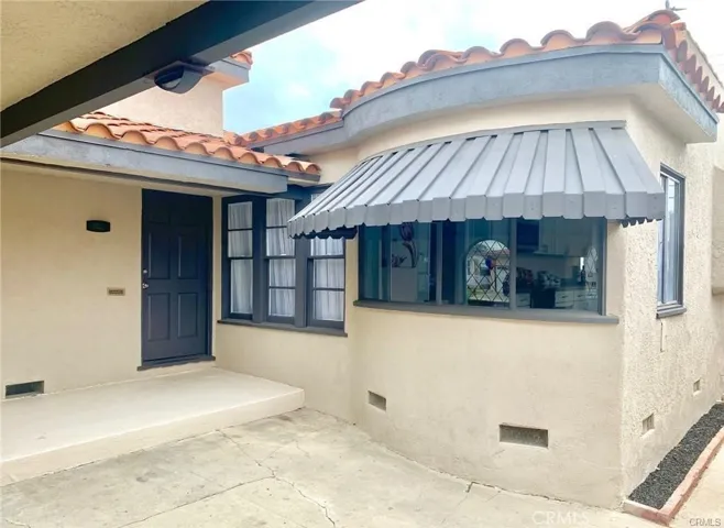 8700 S 10th Avenue, Inglewood, California 90305
