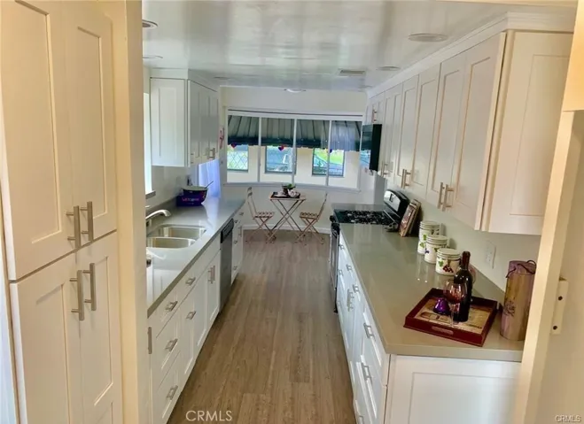 8700 S 10th Avenue, Inglewood, California 90305