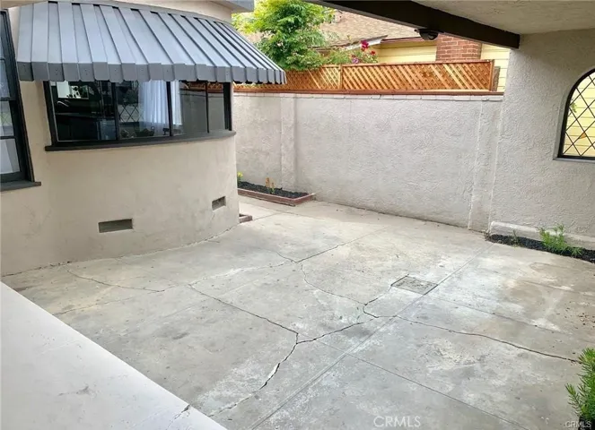 8700 S 10th Avenue, Inglewood, California 90305