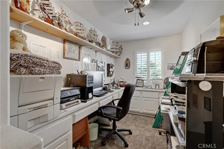 OFFICE/TECH