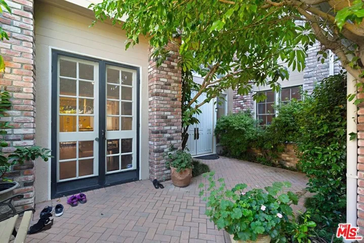 12303 Ridge Circle, Los Angeles, California 90049