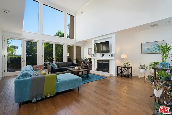 12303 Ridge Circle, Los Angeles, California 90049