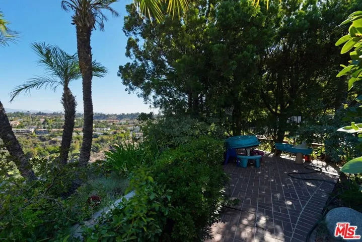 12303 Ridge Circle, Los Angeles, California 90049