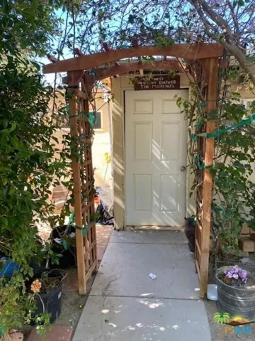 16575 Via Montana front entry 2