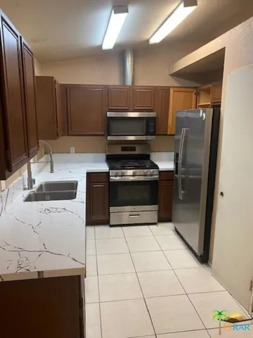 16575 kitchen
