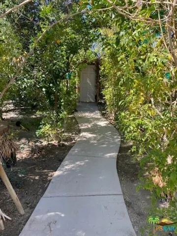 16575 Via Montana front entry