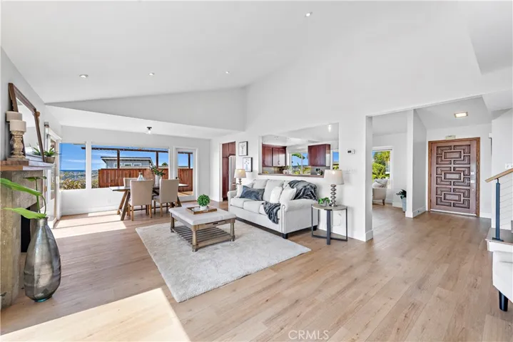 4015 Calle Bienvenido, San Clemente, California 92673