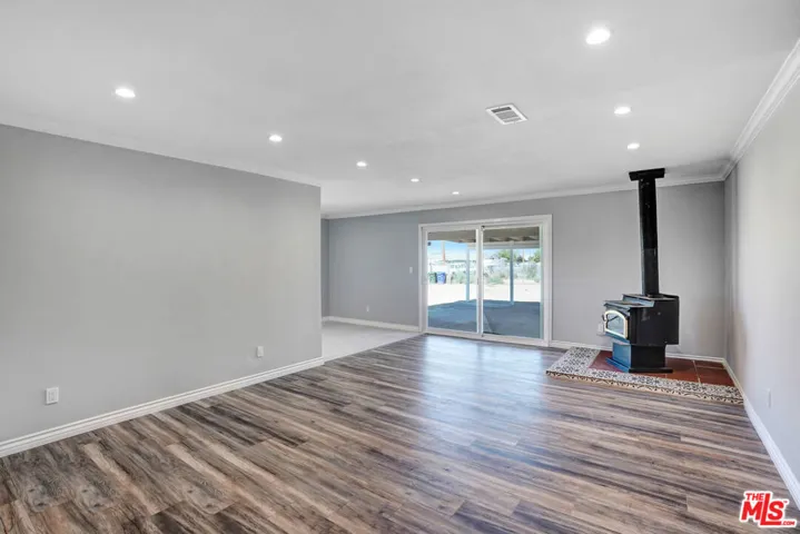 22890 Eyota Road, Apple Valley, California 92308