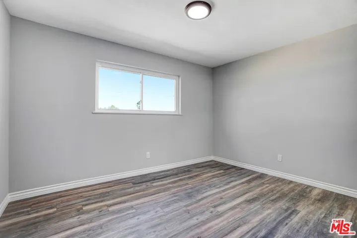 22890 Eyota Road, Apple Valley, California 92308