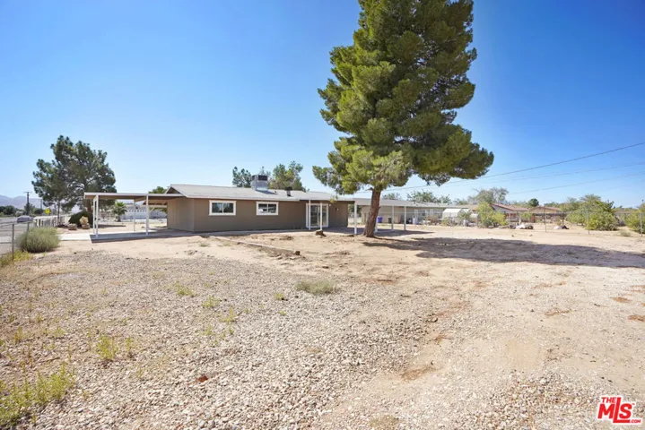 22890 Eyota Road, Apple Valley, California 92308