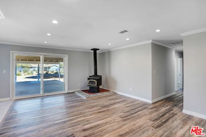 22890 Eyota Road, Apple Valley, California 92308
