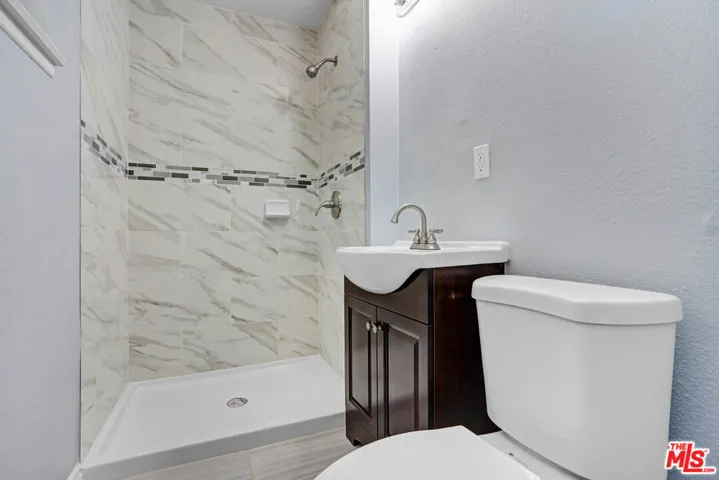 22890 Eyota Road, Apple Valley, California 92308