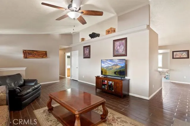 14962 Ranchero Road, Hesperia, California 92345