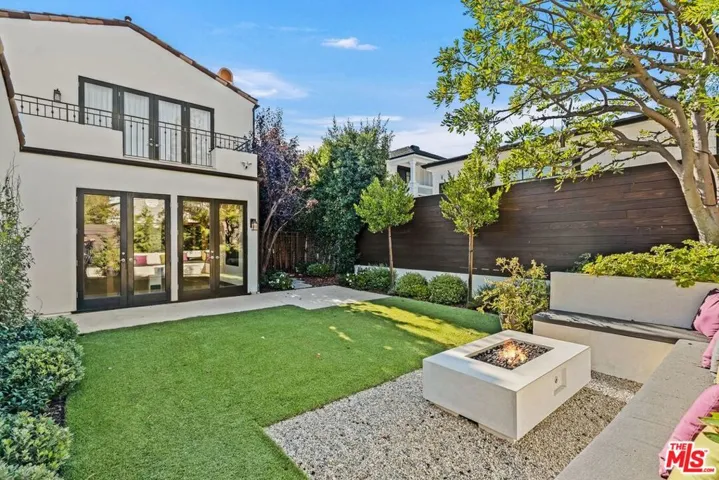 229 22nd Street, Santa Monica, California 90402