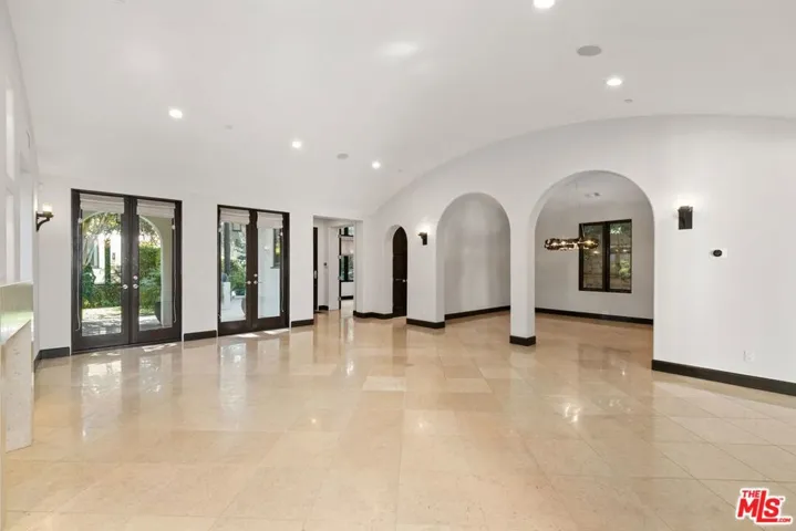 229 22nd Street, Santa Monica, California 90402