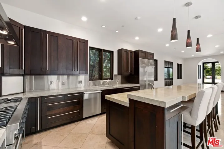 229 22nd Street, Santa Monica, California 90402