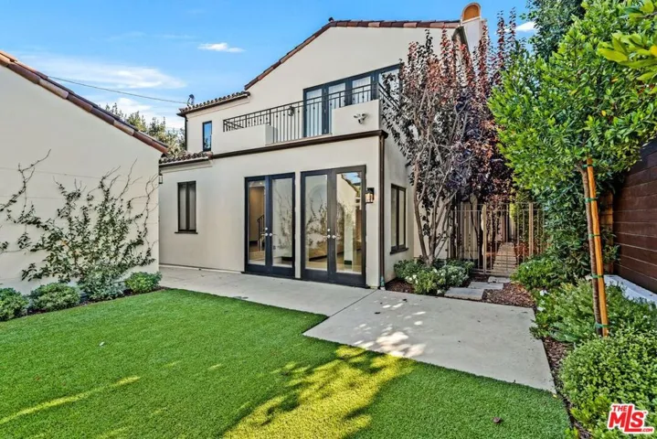 229 22nd Street, Santa Monica, California 90402
