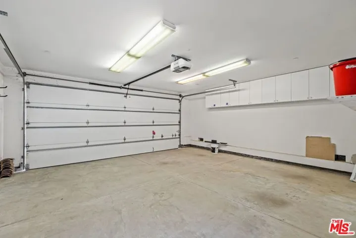 229 22nd Street, Santa Monica, California 90402