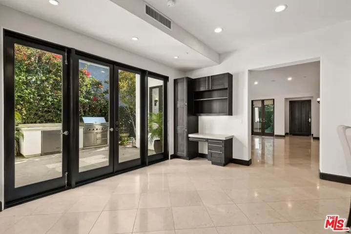 229 22nd Street, Santa Monica, California 90402