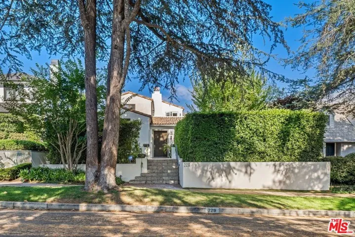 229 22nd Street, Santa Monica, California 90402