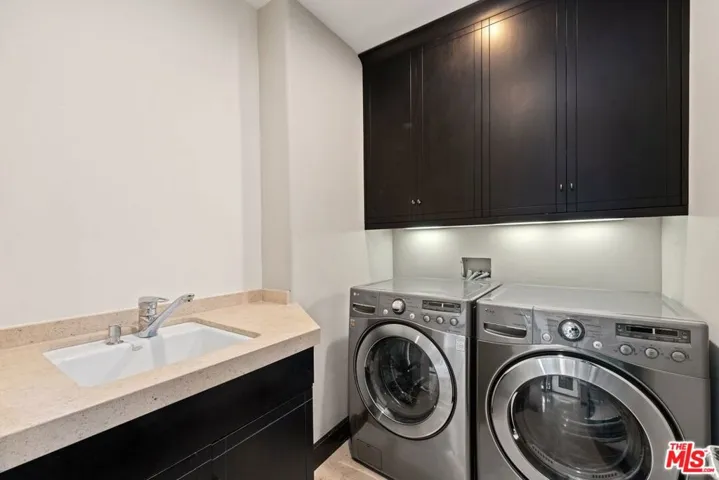 229 22nd Street, Santa Monica, California 90402